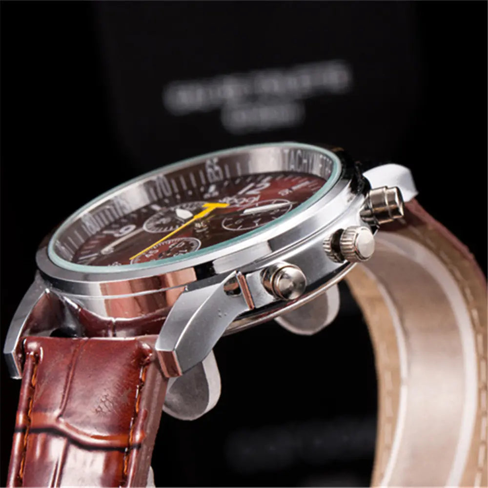Reloj de cuarzo de tres esferas de cuero para mujer